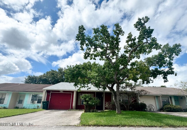 3548 Tiara Way W in Jacksonville, FL - Building Photo - Building Photo