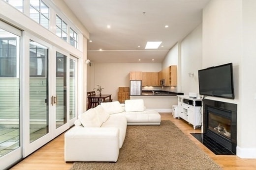 15 Valentine St, Unit #15 in Cambridge, MA - Building Photo - Building Photo