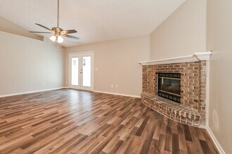 1290 Bee St N in Orange Park, FL - Building Photo - Building Photo