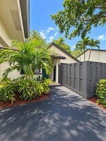 2105 Deer Creek Woodlands Way in Deerfield Beach, FL - Building Photo