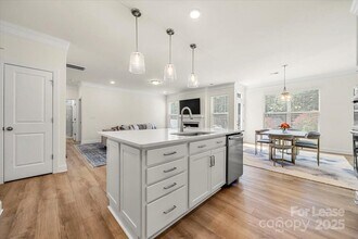 102 Cokesbury Rd in Mooresville, NC - Building Photo - Building Photo
