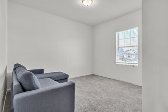 404 Stone Creek Blvd in Glenn Heights, TX - Building Photo - Building Photo