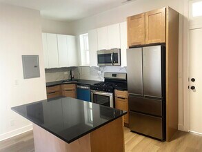 1454 N Kedzie Ave, Unit 3 in Chicago, IL - Building Photo - Building Photo