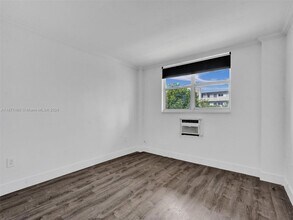 1300 Lincoln Rd in Miami Beach, FL - Building Photo - Building Photo