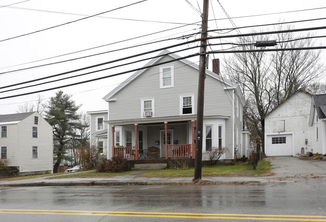 54 Elm St in Milford, NH - Foto de edificio - Building Photo