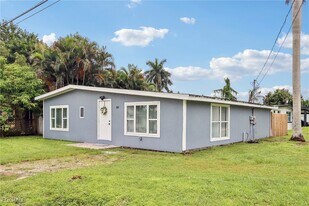 89 Cabana Ave in North Fort Myers, FL - Building Photo