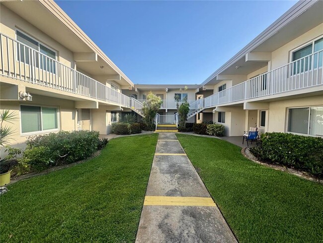 6700 1st Ave S in St. Petersburg, FL - Building Photo - Building Photo