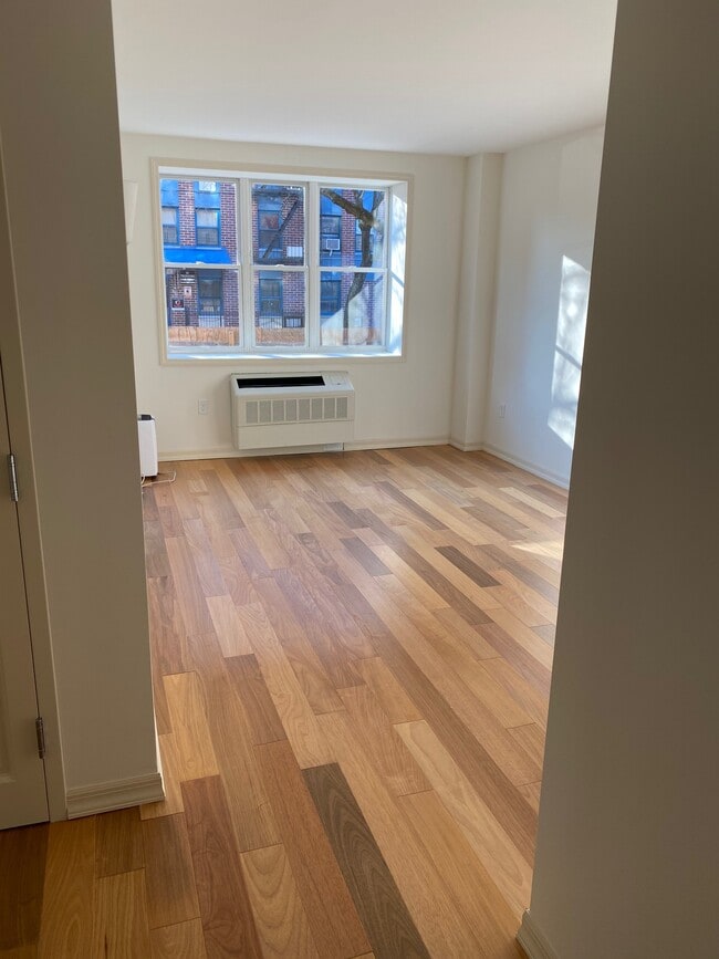 The Astra - Income Restricted in Brooklyn, NY - Building Photo - Building Photo
