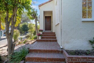 1933 Comstock Ave in Los Angeles, CA - Foto de edificio - Building Photo