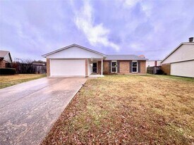 3732 Sugarberry Dr in Mesquite, TX - Building Photo