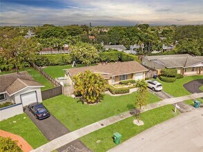 10520 SW 124th Ave in Miami, FL - Building Photo - Building Photo
