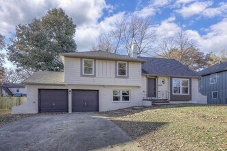 10216 Lamar Ave in Overland Park, KS - Building Photo - Building Photo