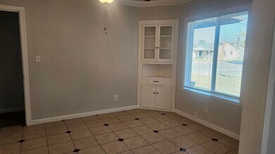 4854 E Nevada Ave in Fresno, CA - Building Photo - Building Photo