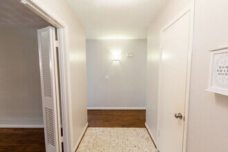 118 N Lois Ln in Richardson, TX - Building Photo - Building Photo