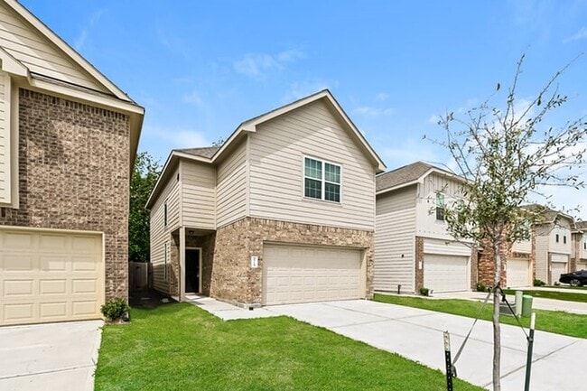 2715 Bouvardia Wy in Houston, TX - Foto de edificio - Building Photo