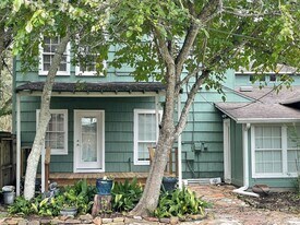 114 Colorado Ave in League City, TX - Building Photo