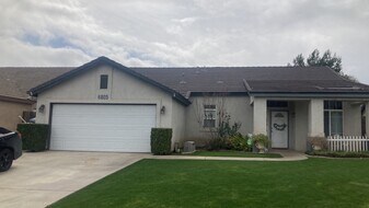 6805 Leaf Valley Dr in Bakersfield, CA - Building Photo