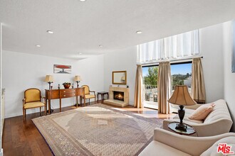 4315 Freedom Dr in Calabasas, CA - Building Photo - Building Photo