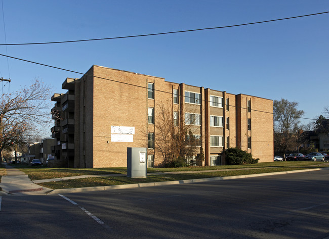 Eagles Nest Apartments in Ypsilanti, MI - Building Photo - Building Photo