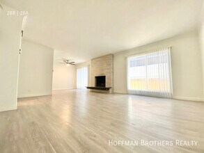 2106 S Bentley Ave in Los Angeles, CA - Building Photo - Building Photo