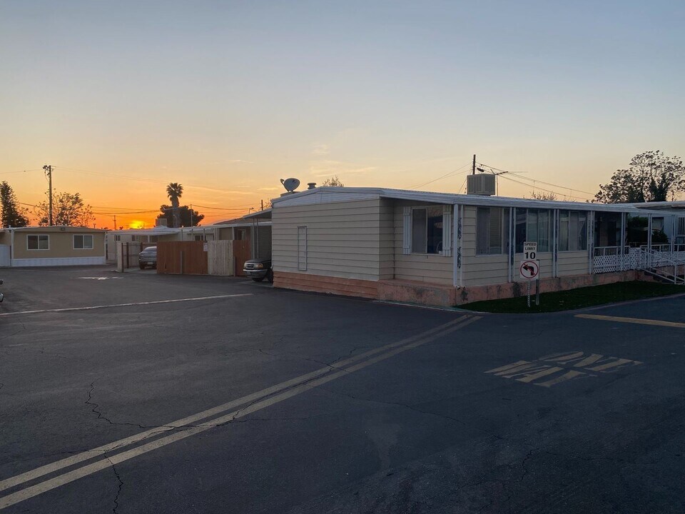 34184 County Line Rd in Yucaipa, CA - Building Photo