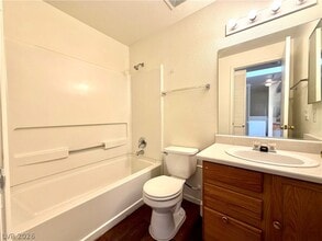 2500 Sierra Bello Ave in Las Vegas, NV - Building Photo - Building Photo