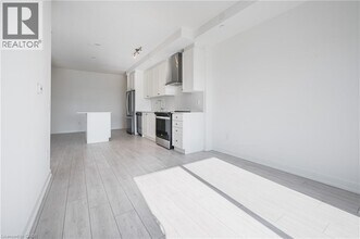 55 Duke St W in Kitchener, ON - Building Photo - Building Photo