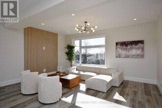 1411 Maple Way in Innisfil, ON - Building Photo - Building Photo