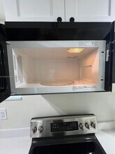 1244 NW 32nd St in Miami, FL - Building Photo - Building Photo