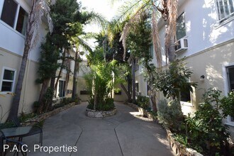 11785 Laurelwood Dr in Los Angeles, CA - Building Photo - Building Photo