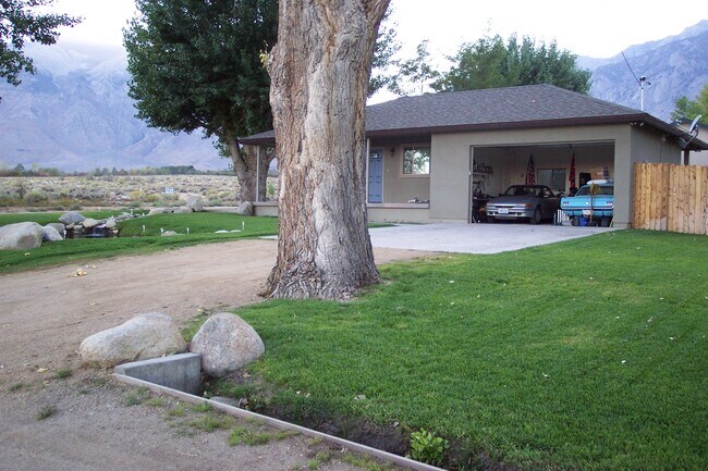 2501 N Round Valley Rd in Bishop, CA - Building Photo - Building Photo