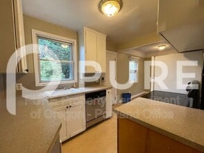 6006 NE Davis St in Portland, OR - Building Photo - Building Photo
