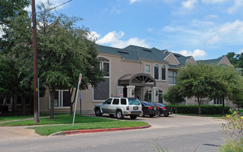 The Villas At San Gabriel in Austin, TX - Building Photo - Building Photo