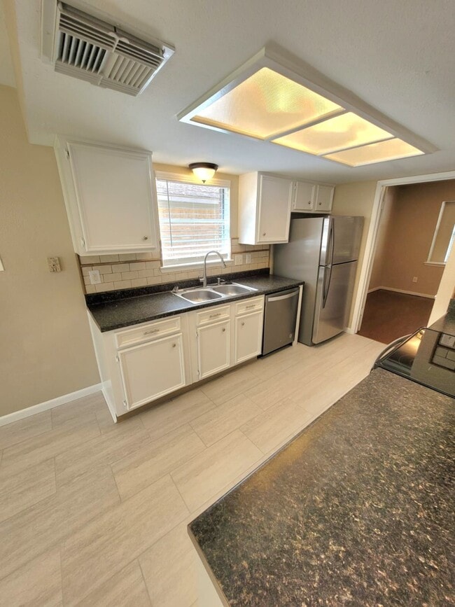 property at 22 W Broken Oak Ct