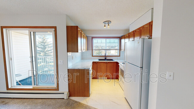 7-307 Somervale View SW in Calgary, AB - Building Photo - Building Photo