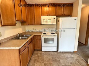 3308 E 38th St in Minneapolis, MN - Building Photo - Building Photo