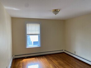 464 Highland Ave, Unit 6 in Malden, MA - Building Photo - Building Photo