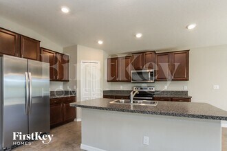 7022 Ozello Trail Ave, Unit 3001 in Sun City Center, FL - Foto de edificio - Building Photo