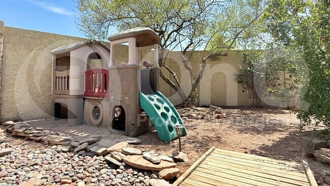 3821 S Kenwood Ln in Tempe, AZ - Building Photo - Building Photo