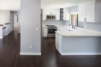 42 Oakcrest Dr in San Rafael, CA - Building Photo - Building Photo