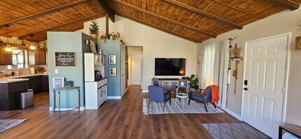 37 Oak Pl in Kernville, CA - Building Photo - Building Photo