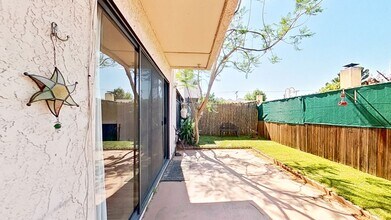 9906 Owensmouth Ave in Los Angeles, CA - Building Photo - Building Photo
