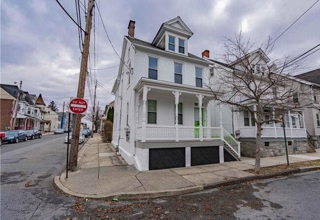 property at 720 High St