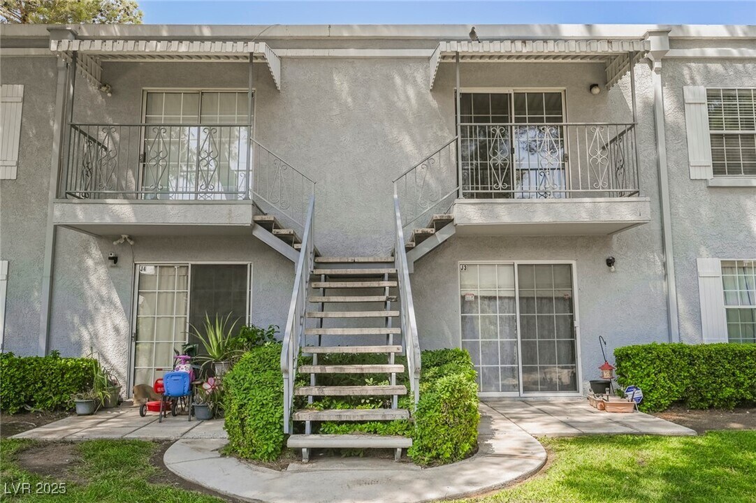 3823 S Maryland Pkwy in Las Vegas, NV - Building Photo