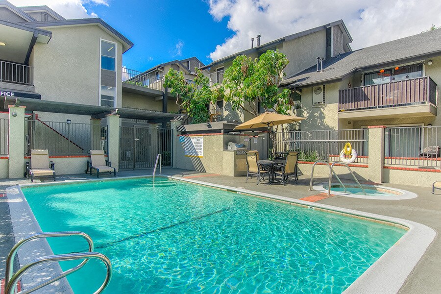 Independence Plaza Apartment Homes Photo