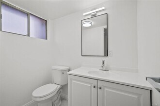 2159 La Canada Crest Dr in La Cañada Flintridge, CA - Building Photo - Building Photo