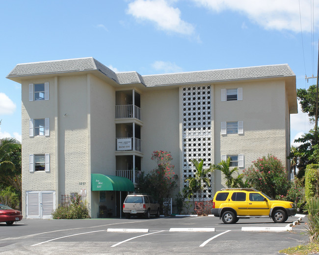 Sea Mist in Pompano Beach, FL - Foto de edificio - Building Photo