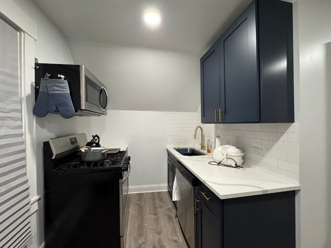 3111 N Clifton Ave in Chicago, IL - Building Photo - Building Photo