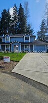 9817 148th St Ct E in Puyallup, WA - Building Photo
