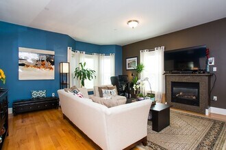 111 Pleasant St in Boston, MA - Building Photo - Building Photo